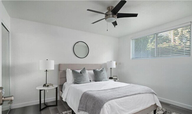 Building Photo - 8620 E San Miguel Ave