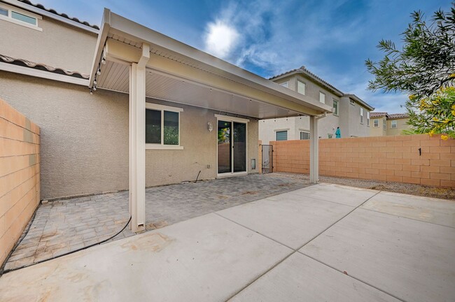 Building Photo - N Las Vegas Beautiful 3 bedroom townhome w...