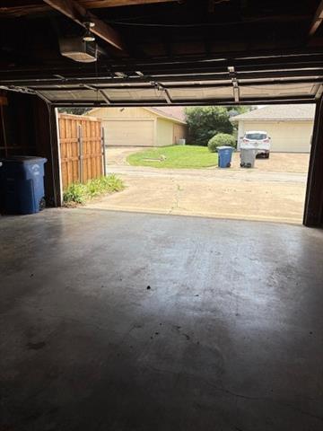 Building Photo - 7726 Dentcrest Dr