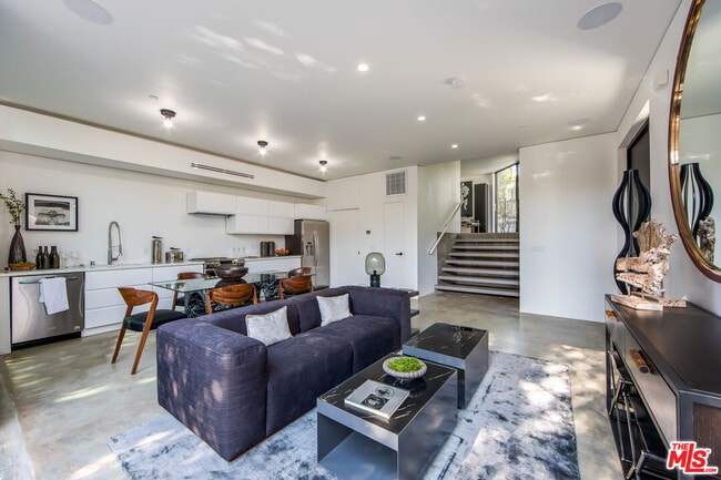 Building Photo - 855 Hilldale Ave