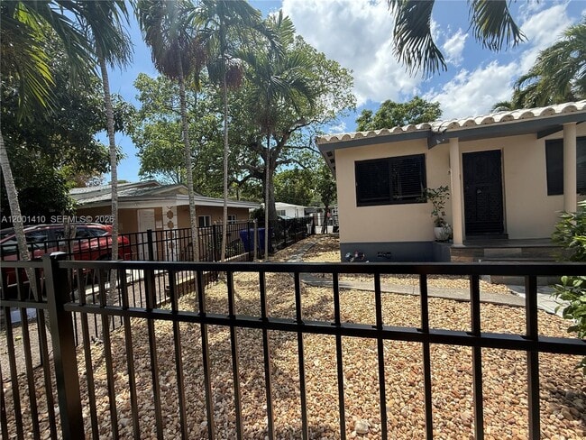 Building Photo - 5530 NW Miami Ct