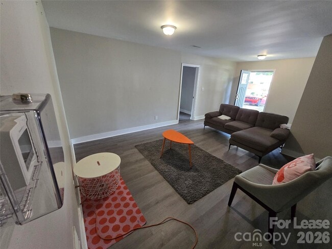 Building Photo - 2727 Englehardt St