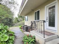 Building Photo - 3 Rolph Park Ct