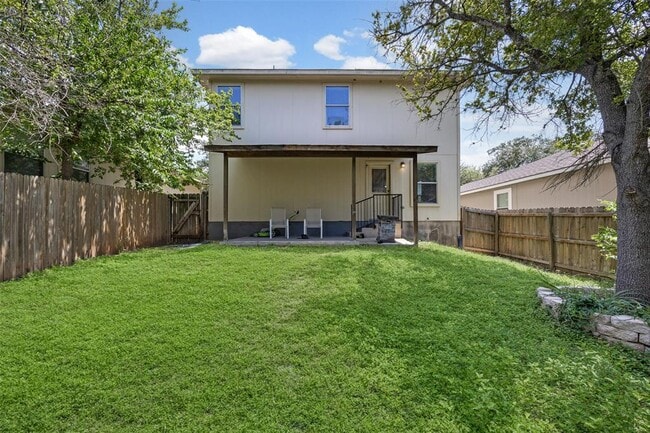 Building Photo - 8710 Davis Oaks Trail