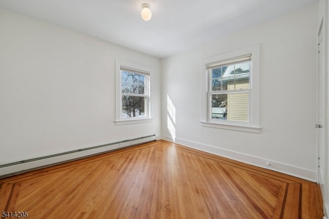 Building Photo - 42 Brookfield Rd