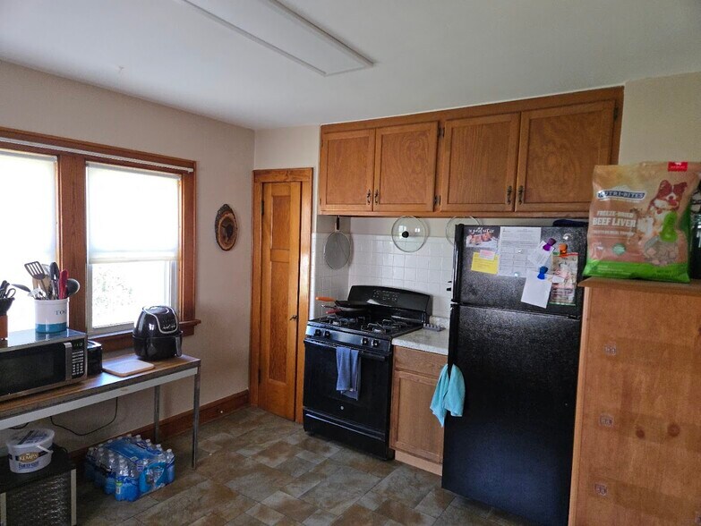 Kitchen - 618 S Main St