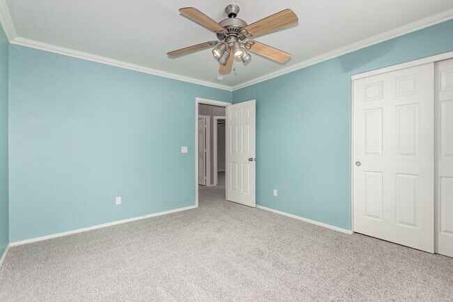 Building Photo - 4 Bedroom 2.5 Bath w/3 Car Garage in Superstition Springs****$1000 off first months rent if rente...