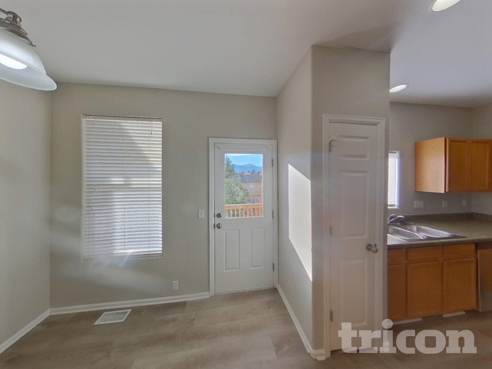 Building Photo - 2050 Creekridge Point