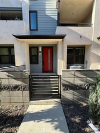 Building Photo - 2957 W Lincoln Ave
