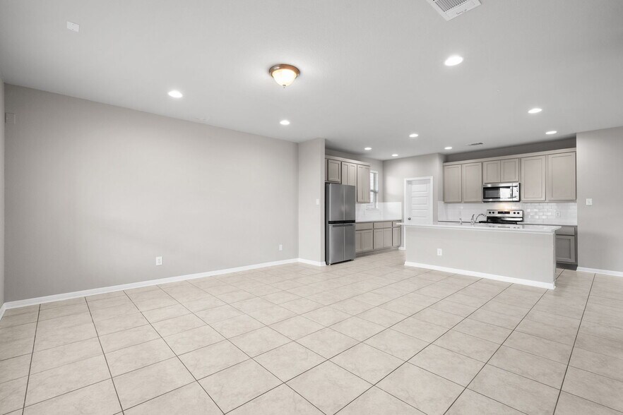Building Photo - 313 McLintock Rd