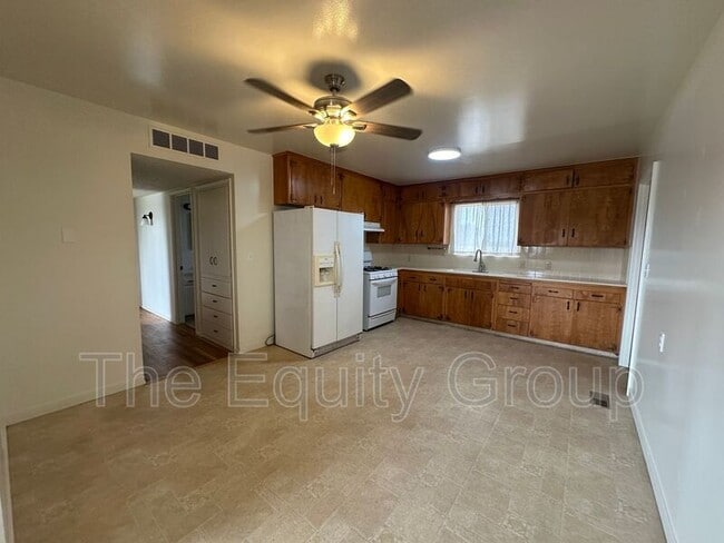 Building Photo - 15076 E Weldon Ave