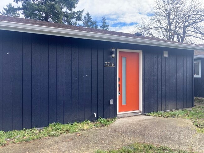 Building Photo - 7710 SE Mitchell St