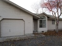 Building Photo - 2 Bedroom Duplex Near Library - Water/Sewe...