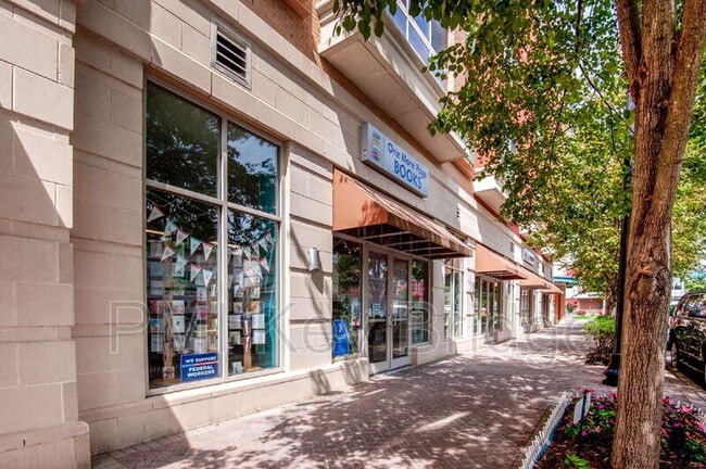 Building Photo - 2200 N Westmoreland St