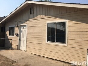 Building Photo - 905 Mauldin Ln