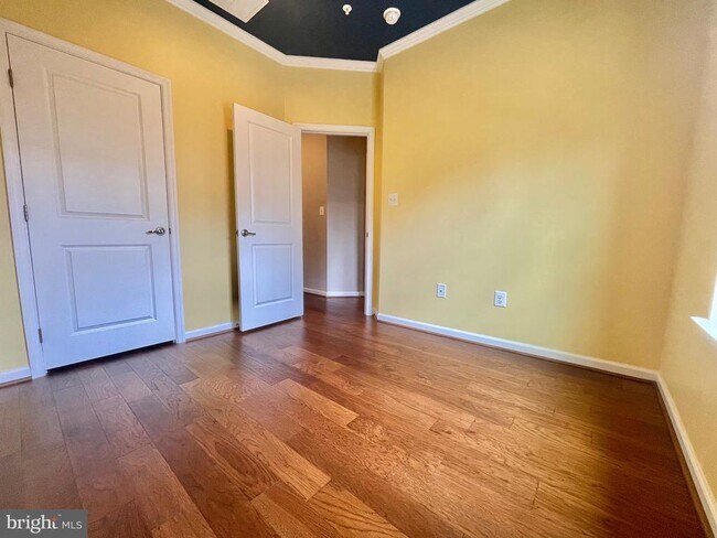 Building Photo - 9162 Landon House Ln