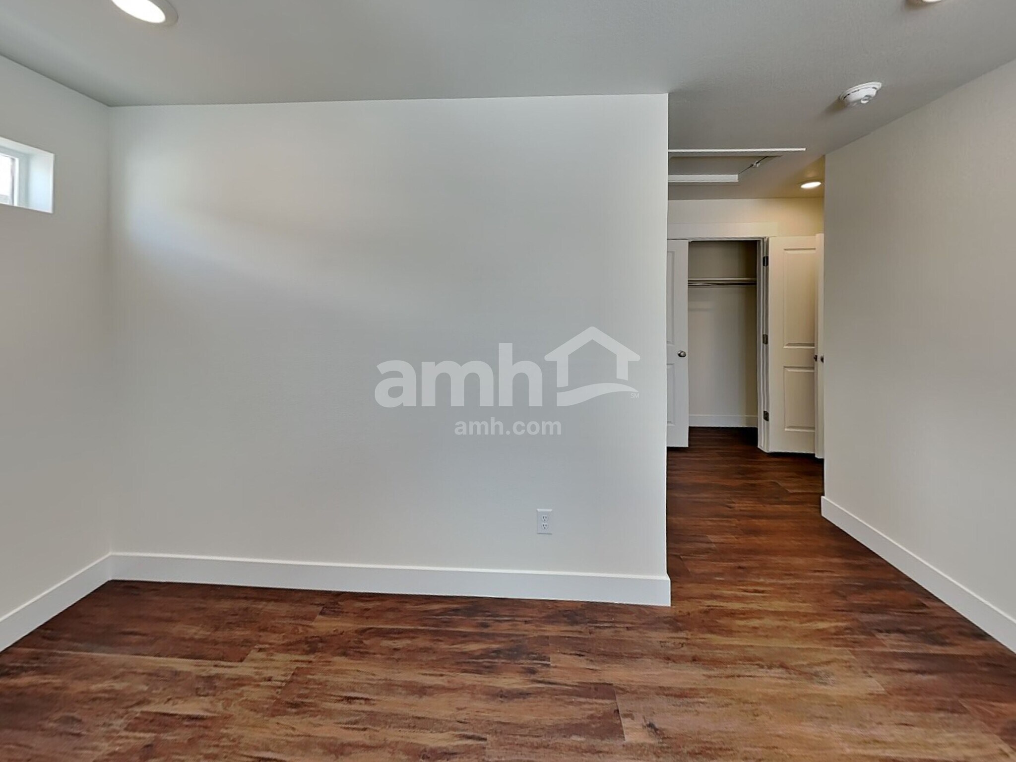 Building Photo - 11661 Logans Rdg Dr