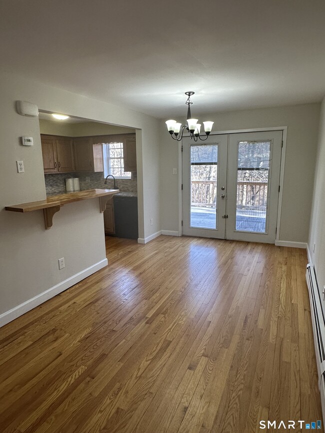 Building Photo - 1693 Litchfield Turnpike