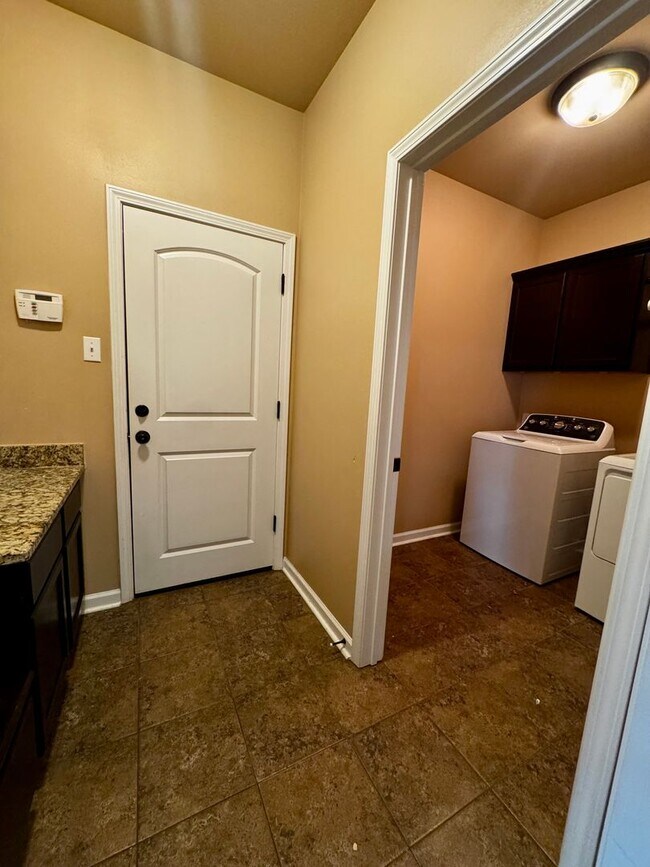 Building Photo - 3BD/2BA House for Lease in Magnolia Lakes - Close to LSU