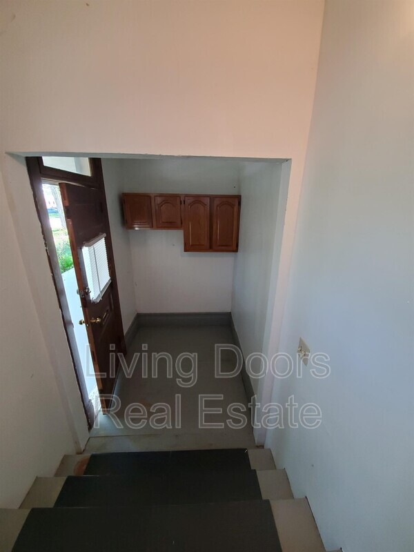 Building Photo - 15 Jackson Ave