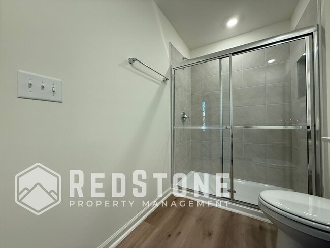 Building Photo - 194 Parker Ln