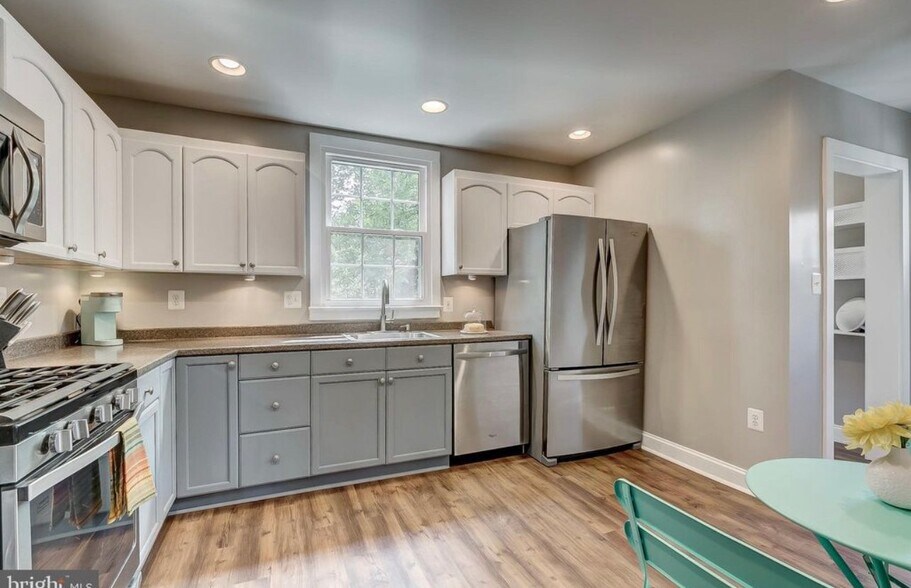 Building Photo - 430 E Pennsylvania Ave