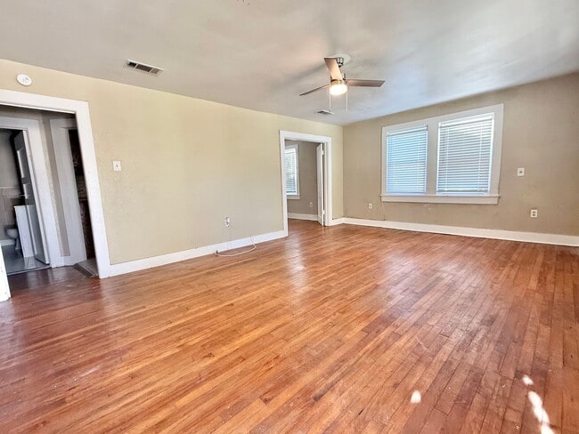 Building Photo - Charming 2 Bedroom 1 Bathroom Home for Rent!