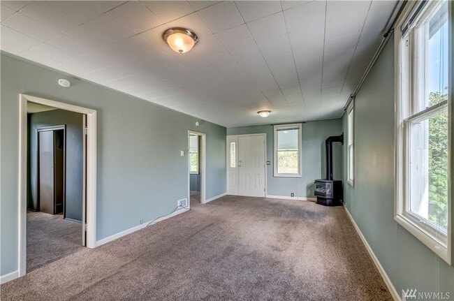 Building Photo - Pre-leasing - 4bd/2bath