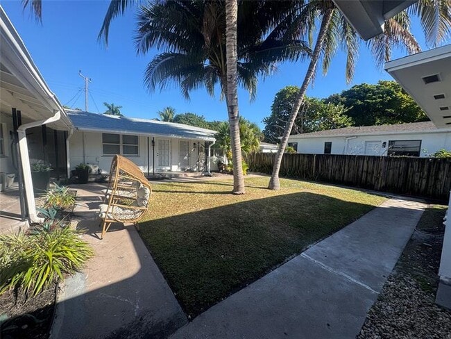 Building Photo - 1941 Washington St