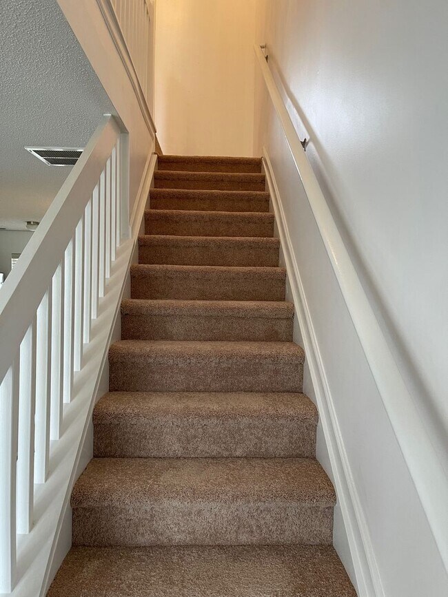 Building Photo - 6440 Coral Vine Way