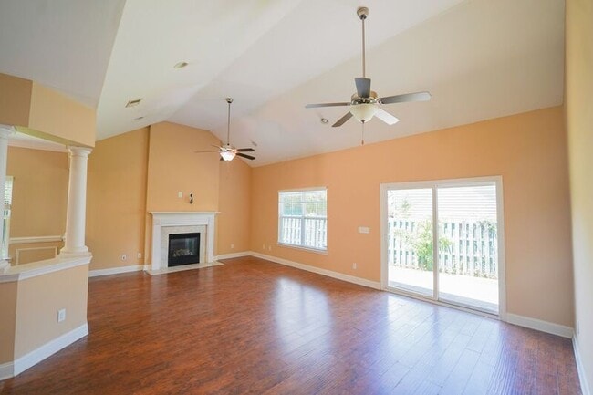 Building Photo - 252 Cottonham Ct