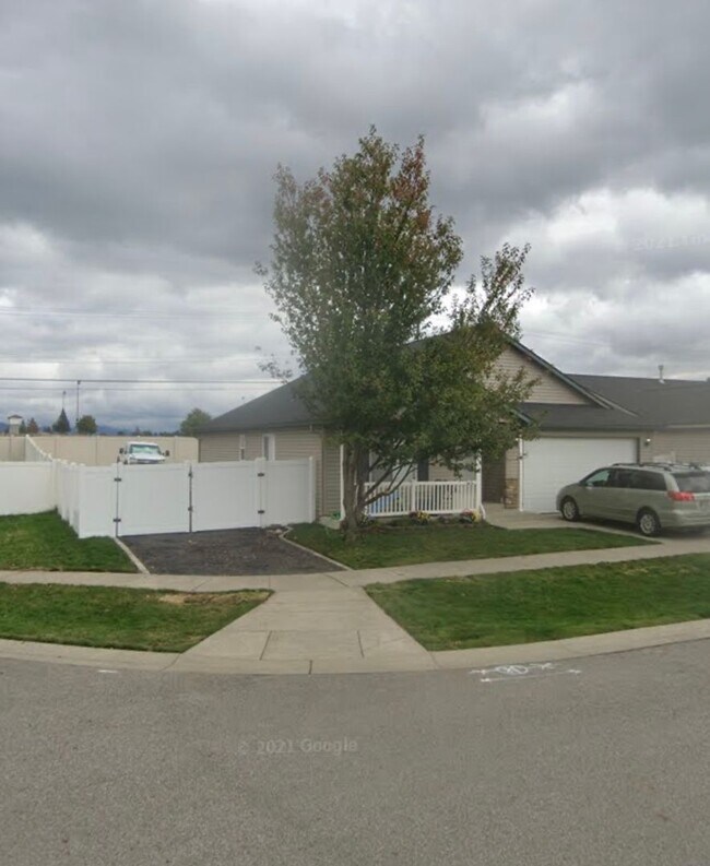 Building Photo - SINGLE FAMILY HOME IN HORSEHAVEN PLACE