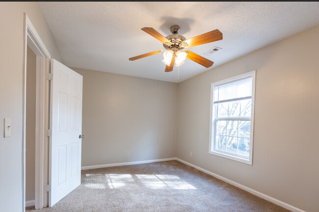 Building Photo - 225 Springfield Cir