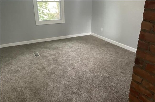 Building Photo - 19344 Bradford Ave