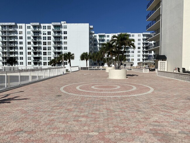 Building Photo - 3460 S Ocean Blvd