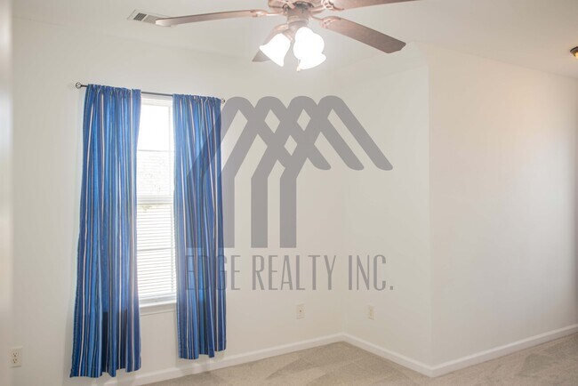 Building Photo - 108 Rogers Dr