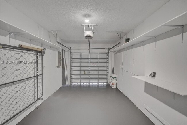 Building Photo - 1726 SW 110th Terrace