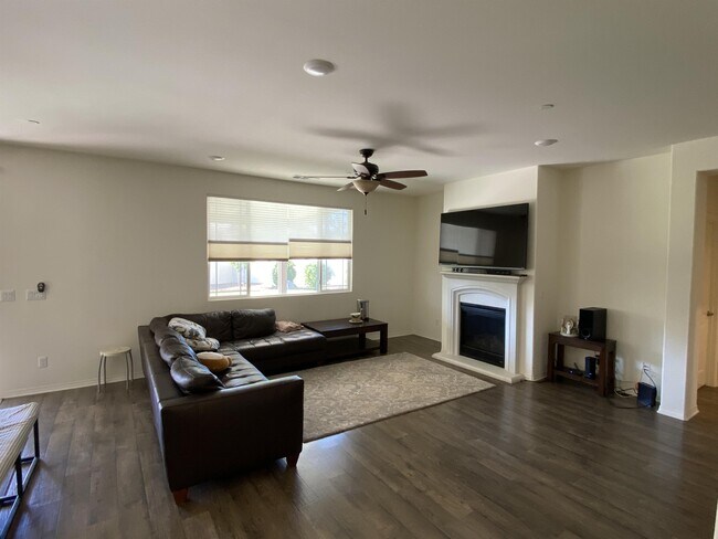 Building Photo - 29537 Glenneyre Way