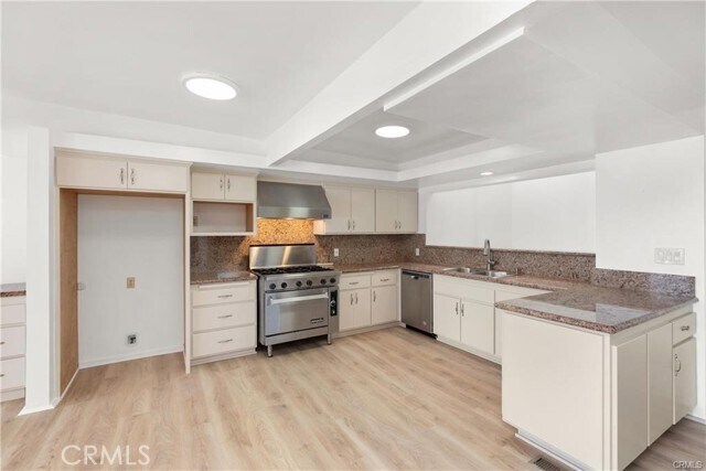 Building Photo - 2105 W Paseo Del Mar