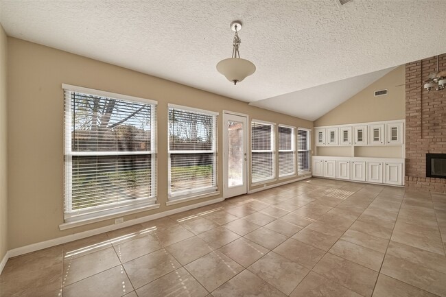 Building Photo - 14703 Stanbridge Dr