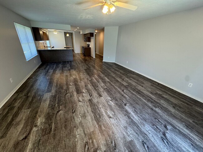 Building Photo - BEAUTIFUL PATIO  HOME IN NIXA