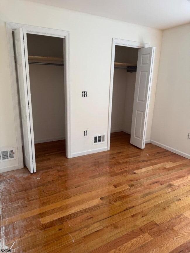 Building Photo - 338 Bond St