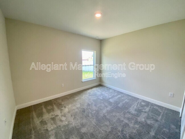 Building Photo - 153 Anzio Dr