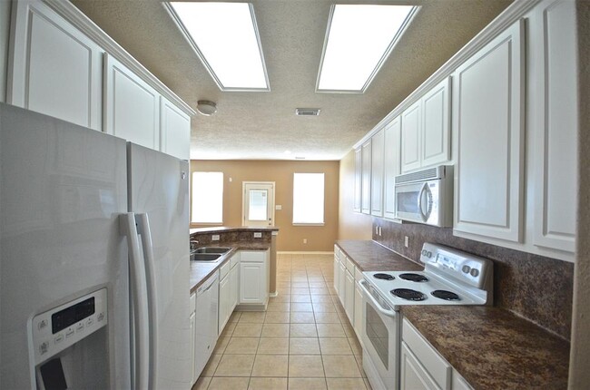 Building Photo - 5614 Redgrove Ln