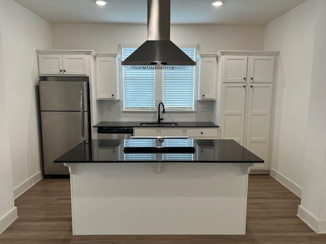 Building Photo - Modern 2BR Townhome Just Minutes from the ...