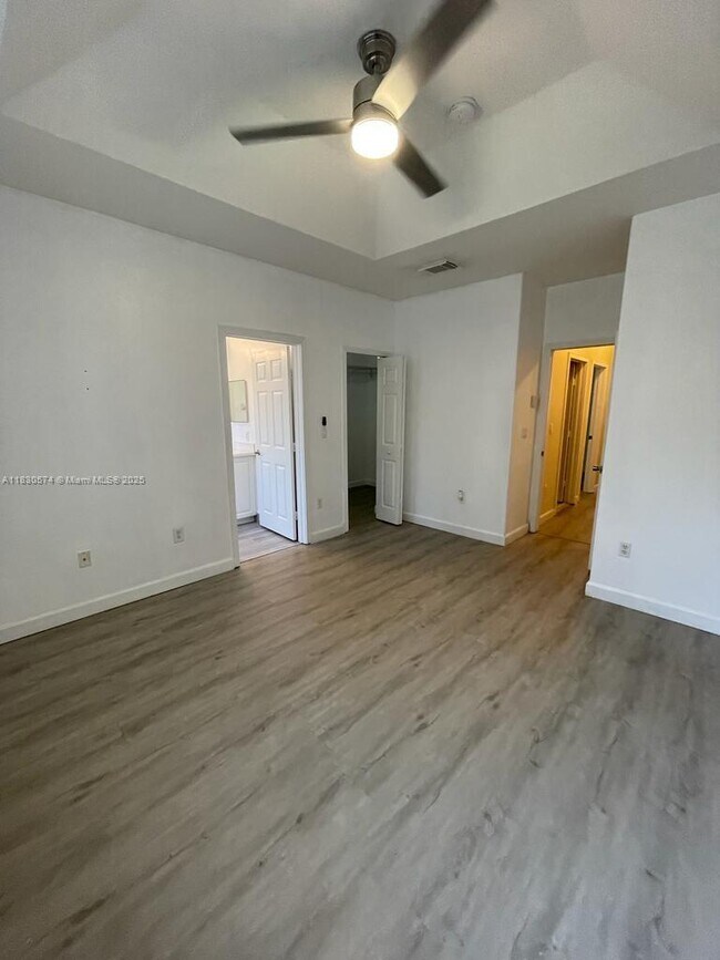 Building Photo - 5420 NW 107th Ave