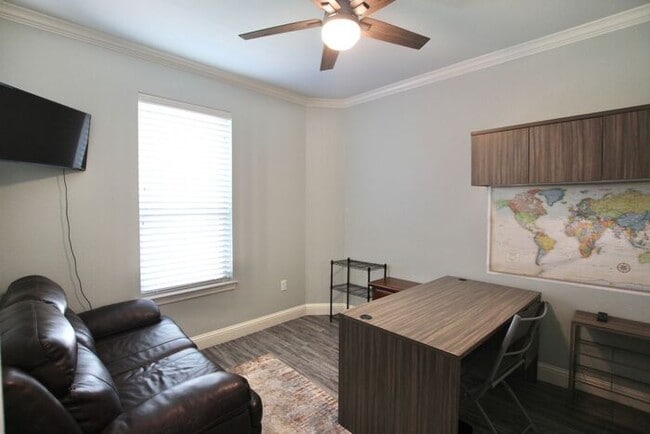 Building Photo - Coming Soon! Stunning 3 Bed 2 Bath Home on...