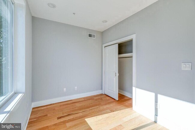 Building Photo - 2636 Latona St