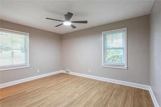 Building Photo - 629 Clairmont Cir