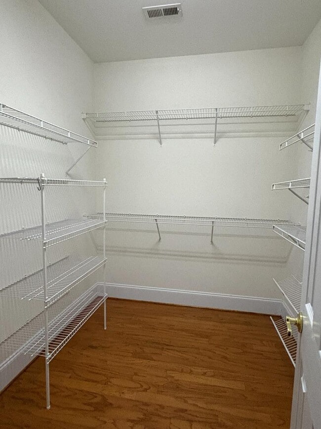 Building Photo - 533 Stonemason Dr